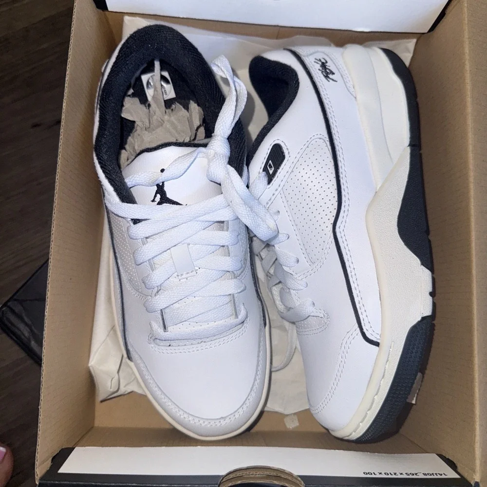 Jordan Flight Court Men's Sneakers White/Black Size 4Y NEW